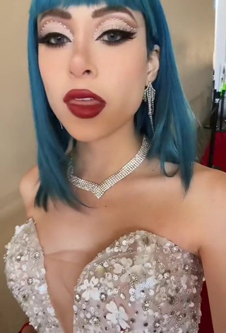 5. Legna Hernández Demonstrates Elegant Cleavage (Side Boob)