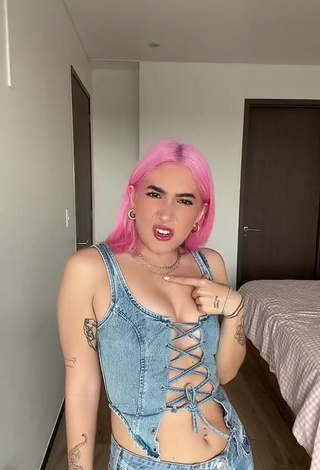 2. Luscious Lily Garcia Shows Cleavage in Crop Top (Side Boob)