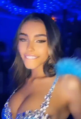 6. Sweetie Madison Beer Shows Cleavage