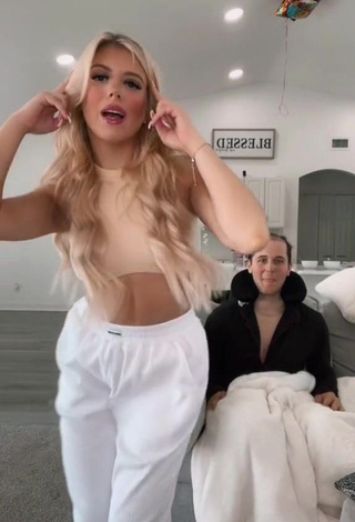 4. Hot Mariah and Bill in Crop Top