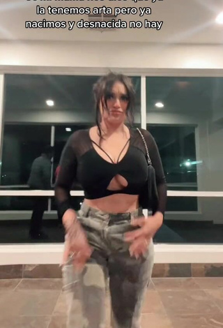 2. Hottest Marlene Santana Shows Cleavage in Black Crop Top (Side Boob)