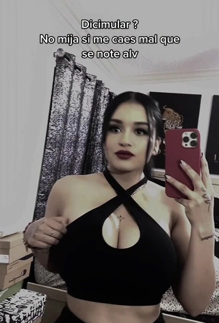 6. Hottie Marlene Santana Shows Cleavage in Black Crop Top