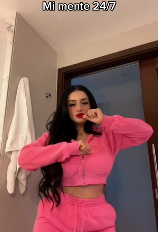 5. Beautiful Marlene Santana Shows Cleavage in Sexy Peach Crop Top