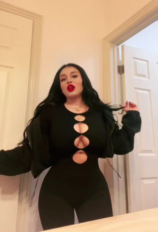 2. Sweetie Marlene Santana Shows Cleavage in Black Overall (Side Boob)