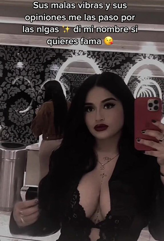 5. Marlene Santana Demonstrates Pretty Cleavage (Side Boob)