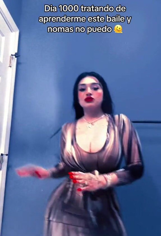 2. Marlene Santana Shows her Seductive Cleavage