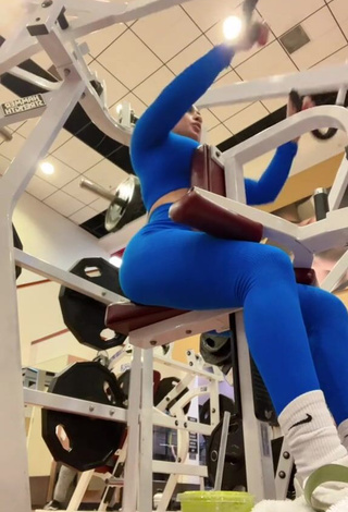 5. Titillating Marlene Santana in Blue Leggings in the Sports Club while doing Sports Exercises