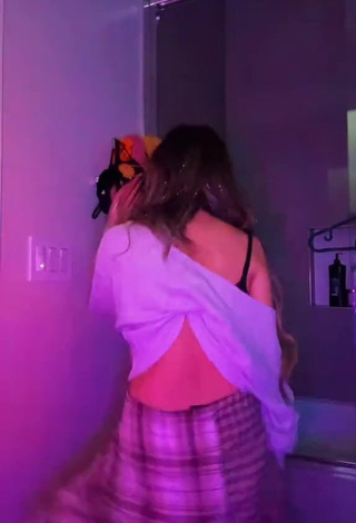 2. Sexy McKenzi Brooke in Crop Top while Twerking