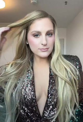 Sexy Meghan Trainor Braless (Side Boob)