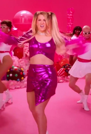 3. Luscious Meghan Trainor Shows Cleavage in Pink Crop Top