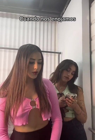 6. Alluring melipandda Shows Cleavage in Erotic Pink Crop Top (Side Boob)