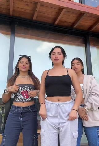 2. Sexy Melissa Endara in Black Crop Top