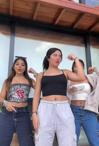 3. Sexy Melissa Endara in Black Crop Top