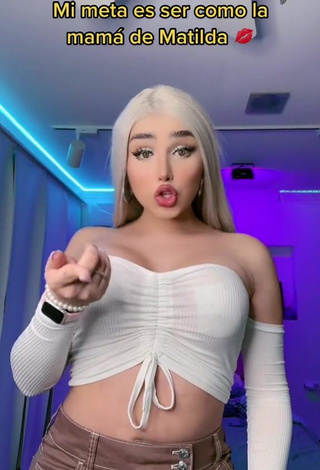 2. Sexy Mirandah Shows Cleavage in White Tube Top