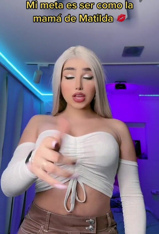 4. Sexy Mirandah Shows Cleavage in White Tube Top