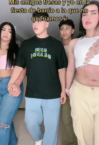 3. Mirandah Looks Fine in White Crop Top (Side Boob)