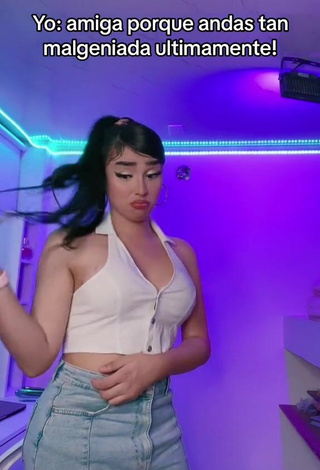 5. Alluring Mirandah Shows Cleavage in Erotic White Crop Top