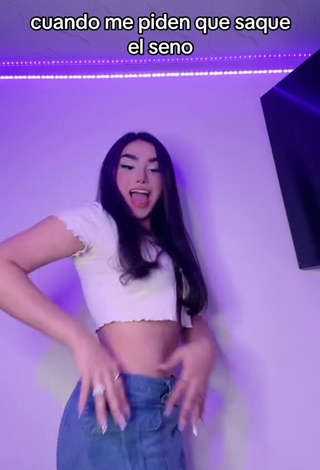 4. Erotic Mirandah Shows Cleavage in White Crop Top (Side Boob)