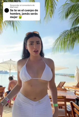 Hot Mirandah Shows Cleavage in White Bikini Top (Underboob, Side Boob)