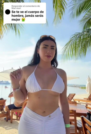 6. Hot Mirandah Shows Cleavage in White Bikini Top (Underboob, Side Boob)