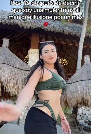 6. Sexy Mirandah Shows Cleavage in Green Bikini Top while Twerking