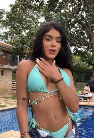 Cute priv_mav Shows Cleavage in Turquoise Bikini Top (Side Boob)