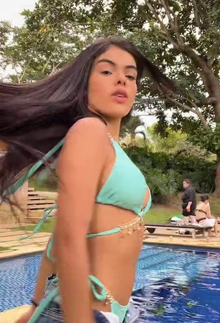 2. Cute priv_mav Shows Cleavage in Turquoise Bikini Top (Side Boob)