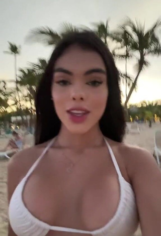 Sultry priv_mav Shows Cleavage in White Bikini Top (Side Boob)