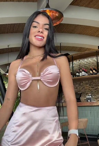 Sultry priv_mav Shows Cleavage in Pink Bra (Side Boob)