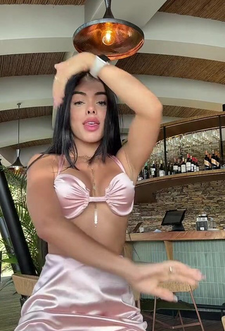 5. Sultry priv_mav Shows Cleavage in Pink Bra (Side Boob)