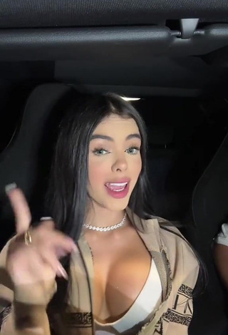 5. priv_mav is Showing Magnetic Cleavage in a Car (Side Boob)