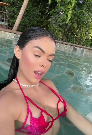 3. Sweet priv_mav Shows Cleavage in Cute Pink Bikini Top at the Pool (Side Boob)