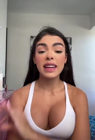 Sweetie priv_mav Shows Cleavage in Sport Bra