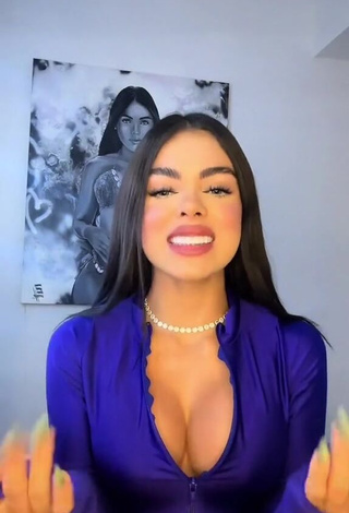 priv_mav Demonstrates Sweet Cleavage (Side Boob)