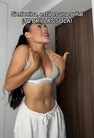 6. Hot priv_mav Shows Cleavage in Sport Bra (Side Boob)