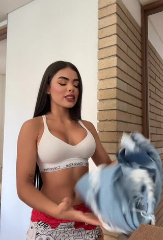 2. Alluring priv_mav Shows Cleavage in Erotic Crop Top (Side Boob)