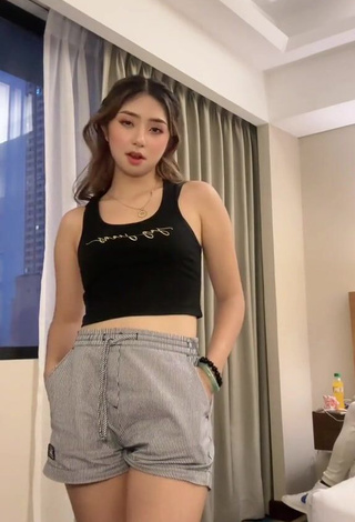 Hot Queenee Mercado Shows Cleavage in Crop Top