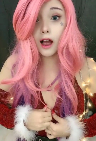 Sultry roslynkp No Bra (Side Boob)