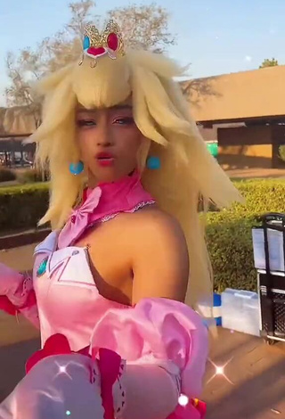 6. Luscious Princess Sachiko Shows Cosplay