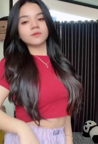 4. Beautiful Soibah Dee in Sexy Red Crop Top