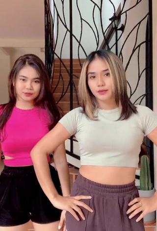 Angguncantik in Cute Crop Top