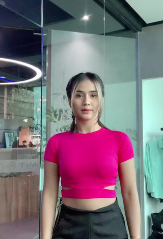 2. Angguncantik in Sexy Pink Crop Top