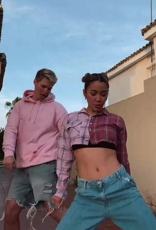 4. Cute Sky & Tami in Crop Top while Twerking