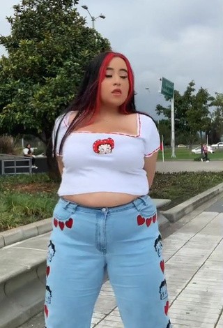 Maleja Rodriguez Looks Elegant in Crop Top