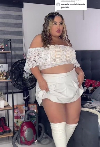 2. Maleja Rodriguez Looks Amazing in White Crop Top