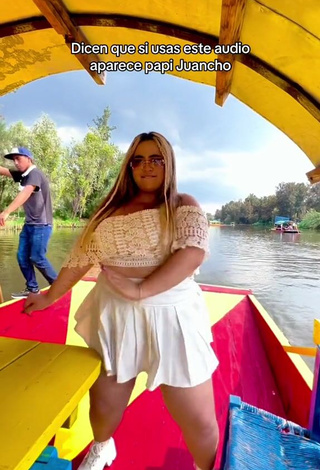 2. Amazing Maleja Rodriguez Shows Cleavage in Hot White Crop Top on a Boat