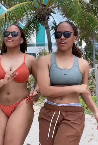 6. Sexy Treona & Trechelle Andino Shows Cleavage in Bikini