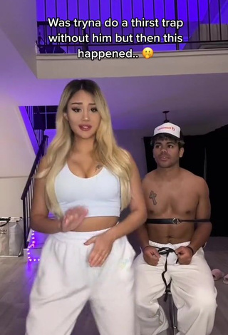 2. Hottest Star Abelar Shows Cleavage in White Crop Top while Twerking