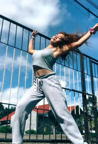 2. Vanessa Kate Alvarez Looks Lovely in Grey Crop Top