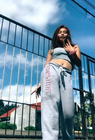 6. Vanessa Kate Alvarez Looks Lovely in Grey Crop Top